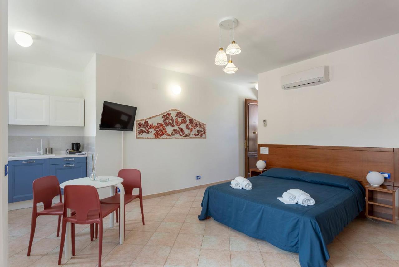 Poseidon Apartment *